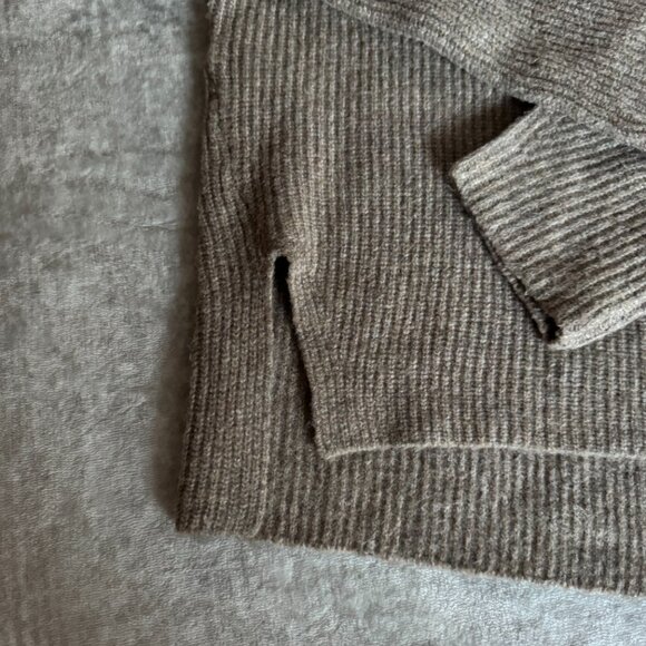 Abercrombie & Fitch Turtle Neck Sweater - Picture 2 of 11
